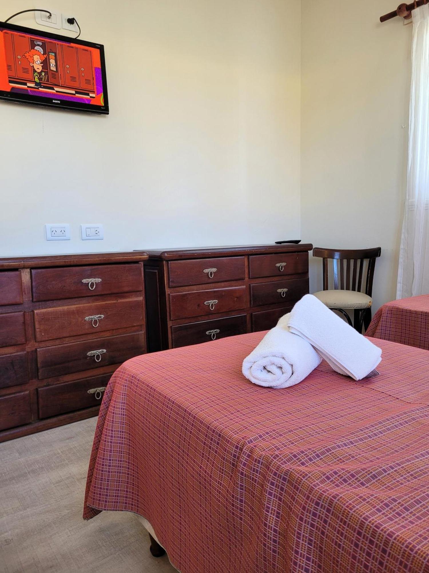 Hotel Tejas Rojas Вилья-Хесель Экстерьер фото