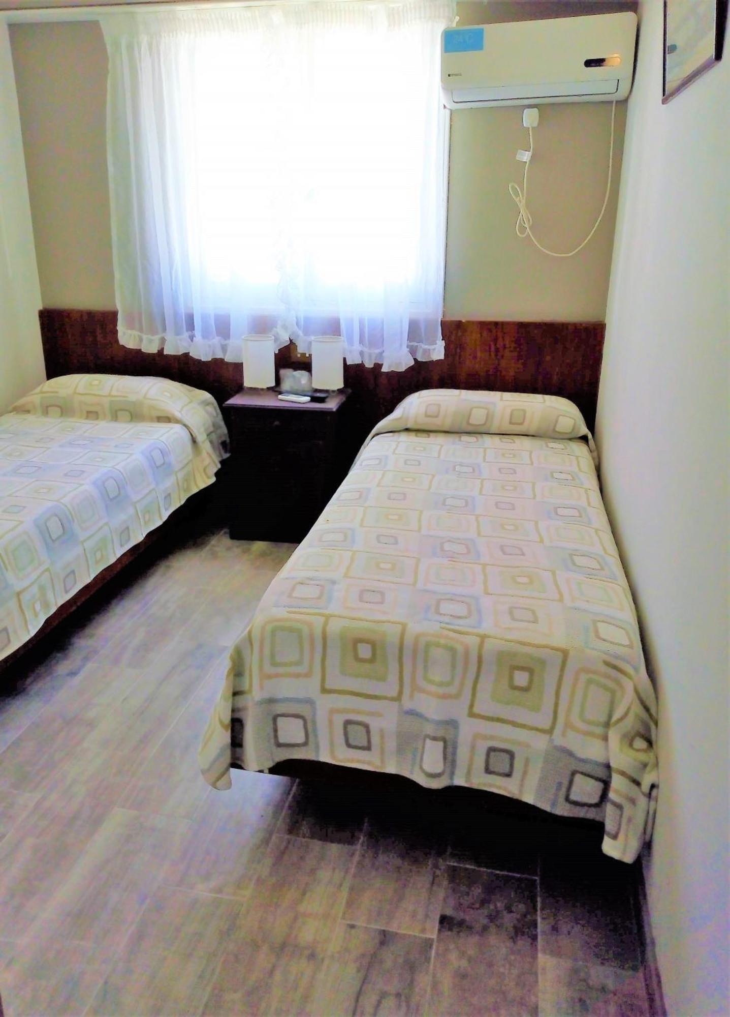 Hotel Tejas Rojas Вилья-Хесель Номер фото